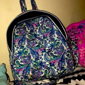 I’m selling this little bag bc I need money